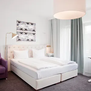 https://les-nations.find-berlin-hotels.com